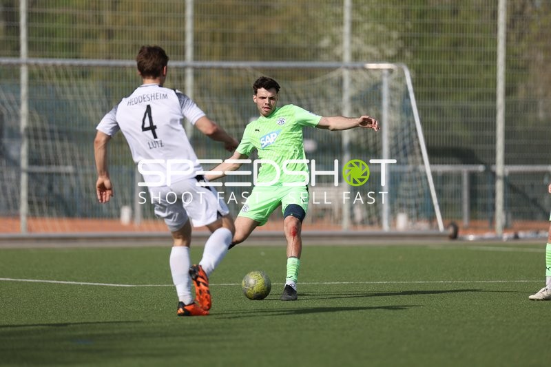 Kampf um den Ball: Heddesheim gegen Walldorf