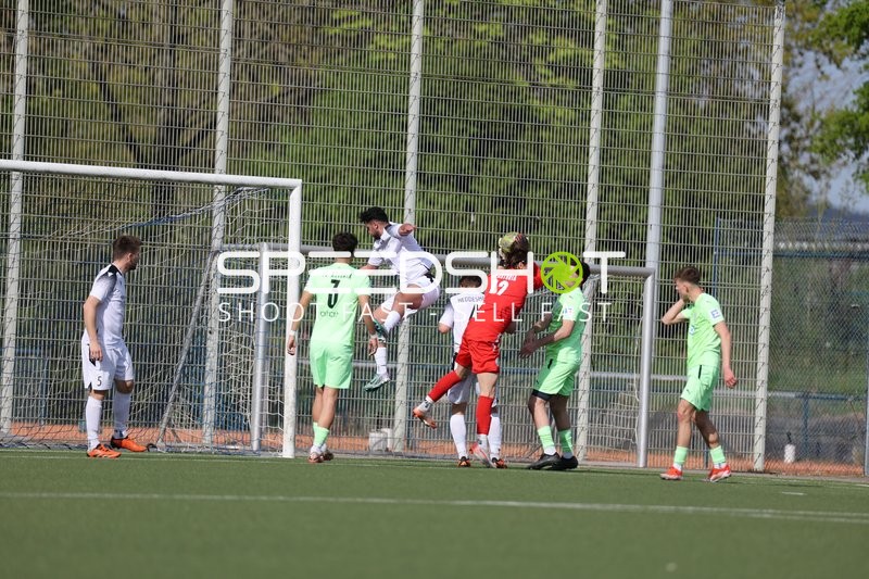 Kopfballaktion im Strafraum