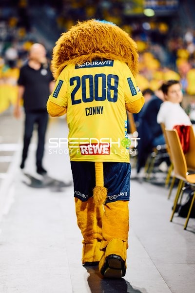 Maskottchen Conny in der SAP Arena