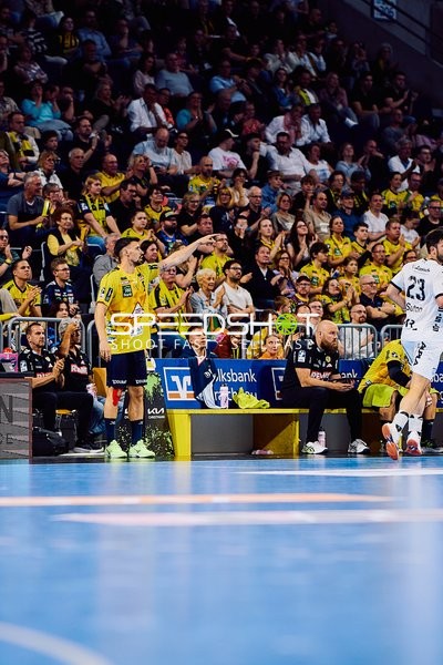 Spieler von TBV Lemgo und Fans im Fokus