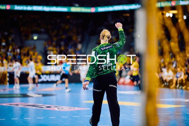 Torwart der Rhein-Neckar Löwen jubelt während des Spiels