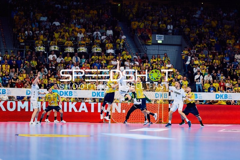 Intensiver Wurfversuch von Rhein-Neckar Löwen-Spieler