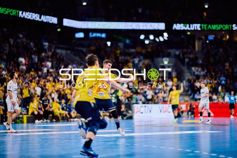 Spieler der Rhein-Neckar Löwen jubelt während der Partie