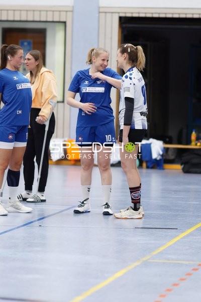 Vor dem Spiel: Freundliche Kommunikation zwischen den Teams