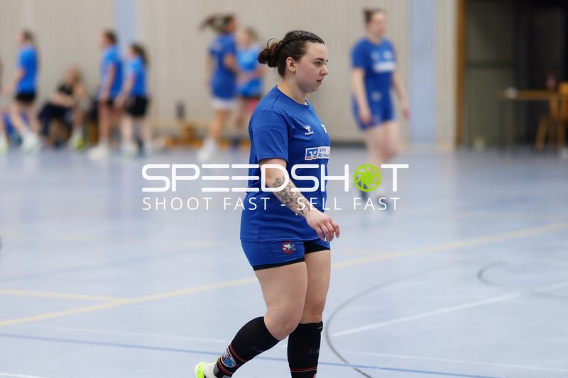 Spielerin von TV Edingen bei der Aufwärmphase