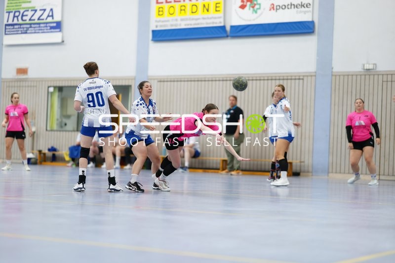 Dynamischer Wurf im Handballspiel