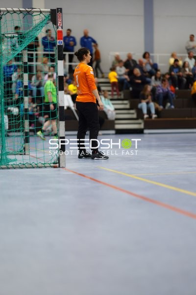 Torhüterin im Einsatz in der 1. Halbzeit