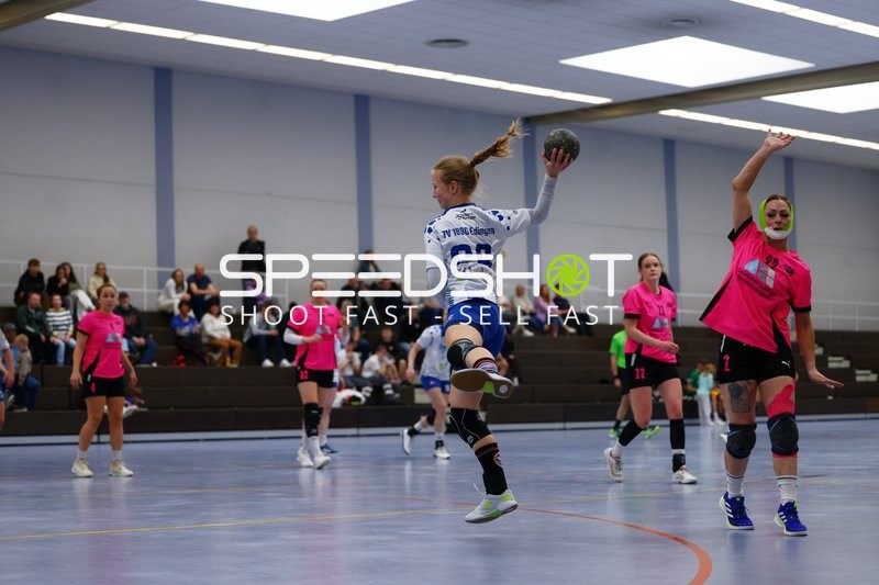 Dramatischer Wurfversuch in der 1. Halbzeit