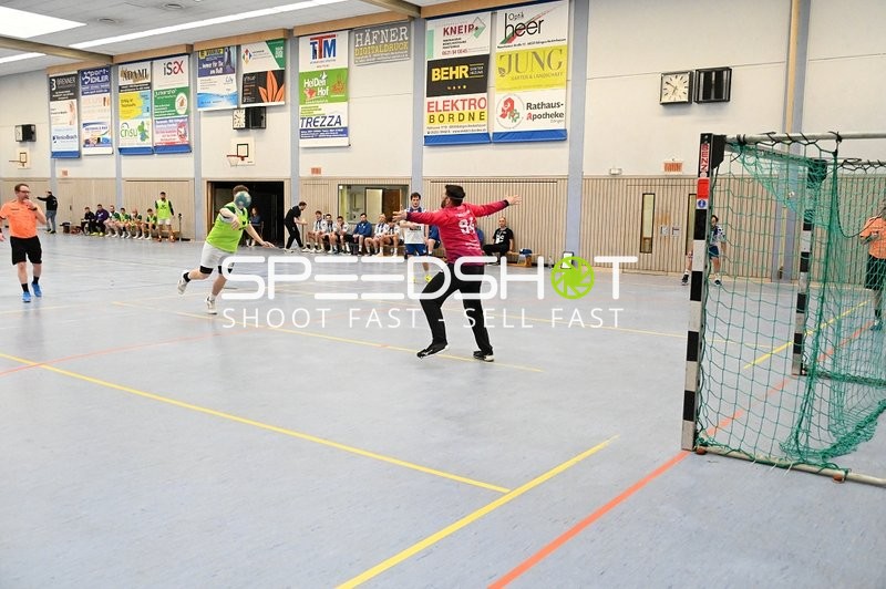 Wurf auf das Tor in der 1. Halbzeit