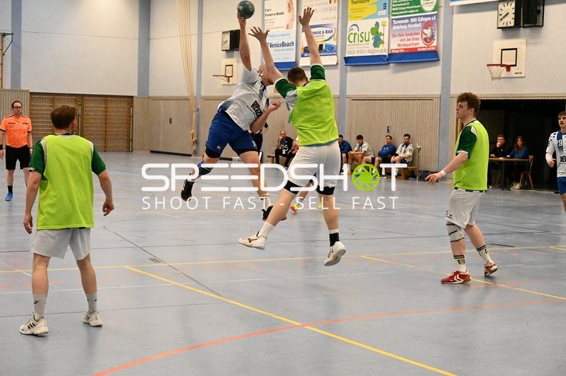Springende Aktion im Handballspiel