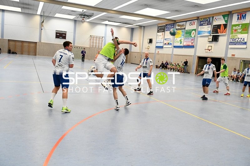 Sprungwurf im Handballspiel