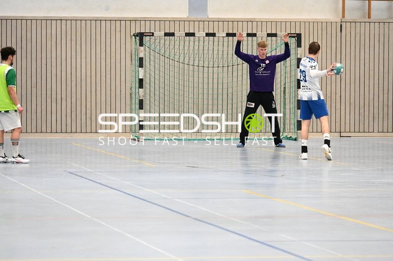 Wurf auf das Tor in der 2. Halbzeit