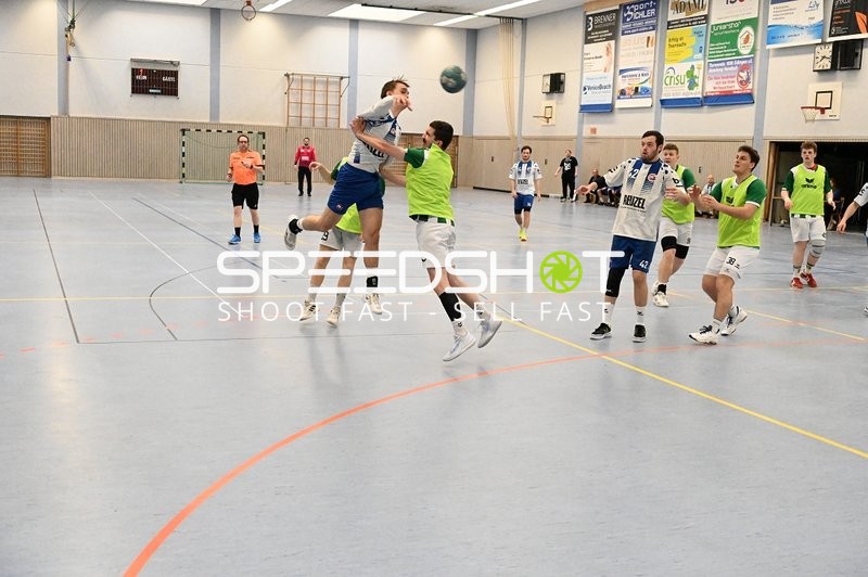 Wurfaktion im Handballspiel