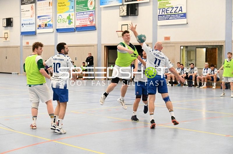 TV Friedrichsfeld im Angriff gegen TVE - Edinger Haie