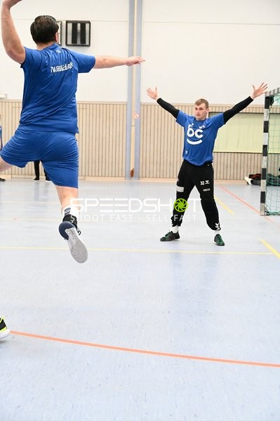 Wurfaktion im Handballspiel