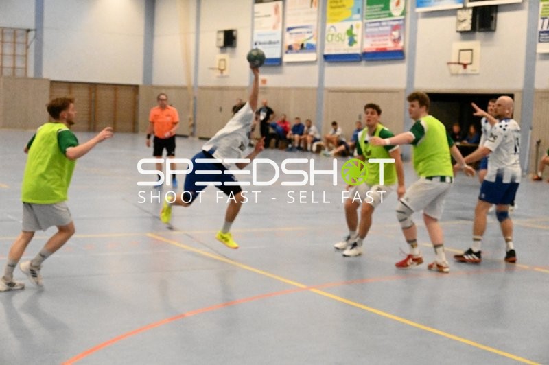 Dynamischer Wurf beim Handballspiel