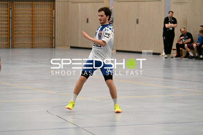 Spieler von TV Edingen mit Nummer 14 in Aktion