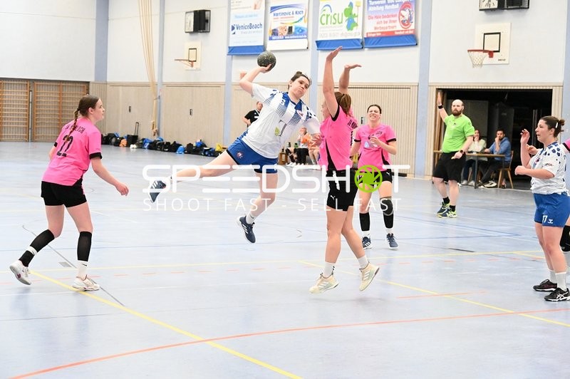Sprungwurf im Frauenhandball
