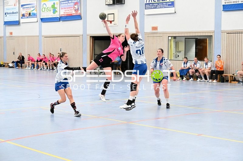 Dynamischer Wurf von SG Nussloch im Spiel gegen Tv Edingen