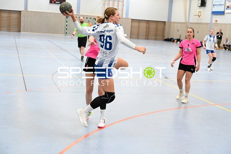 Dynamischer Wurf im Handballspiel