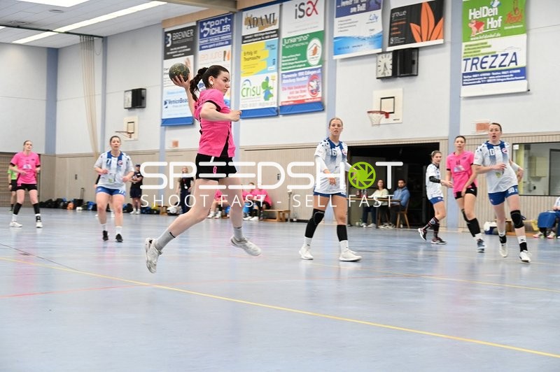 Wurf von SG Nussloch Spielerin