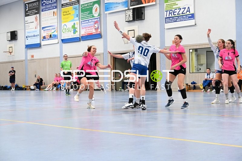 Spielerin von Tv Edingen wirft in Richtung Tor