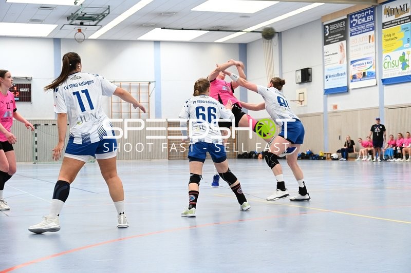 Sprungaktion vor dem Tor