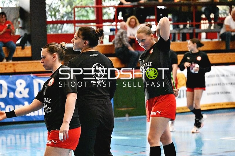 Aufwärmen vor dem Spiel in der Sporthalle