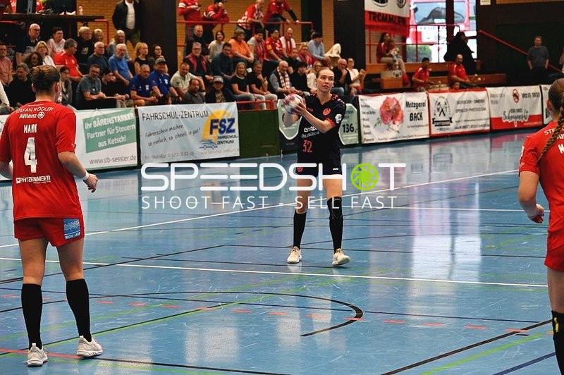 Passspiel zwischen Kurpfalz Bären und Mainz 05