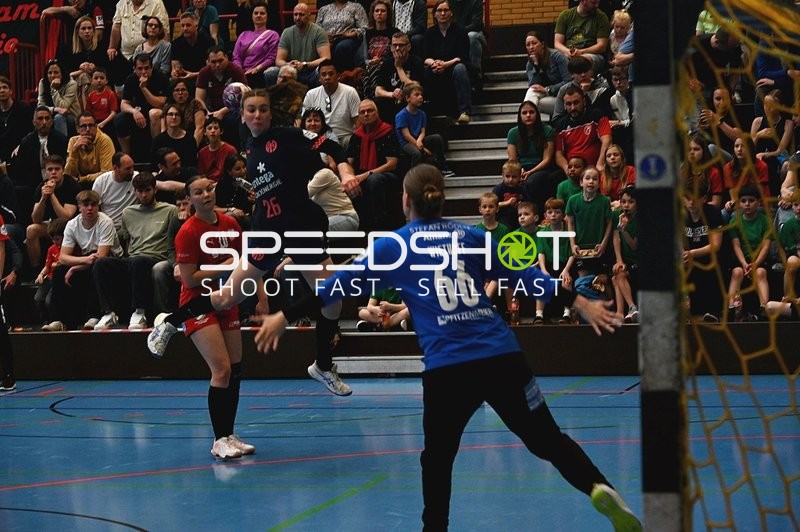 Wurf auf das Tor von Kurpfalz Bären