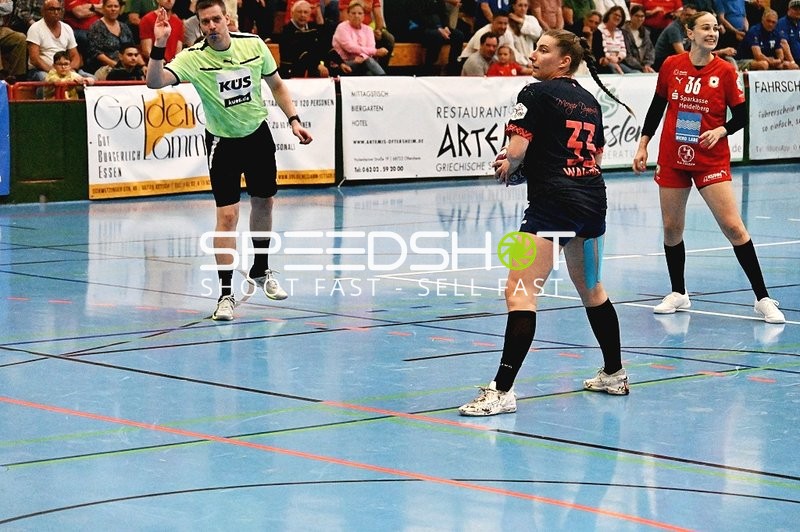 Wurfaktion im Ligaspiel zwischen Kurpfalz Bären und Mainz 05