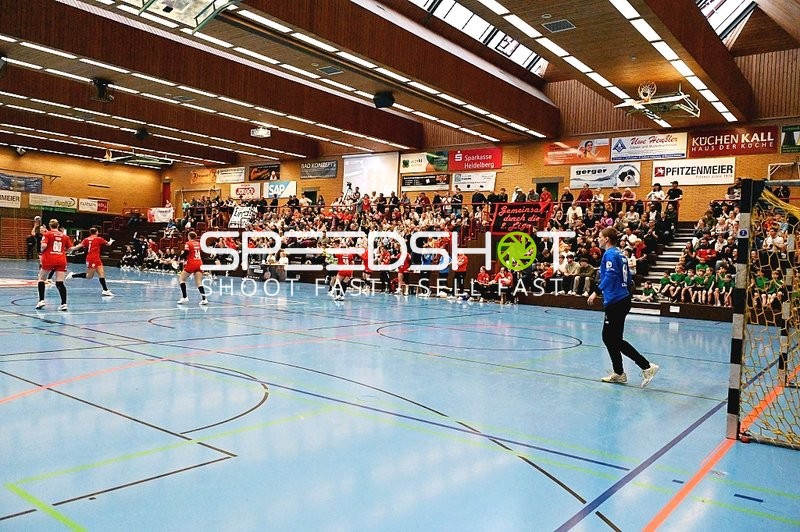 Actionreiche Spielszenen bei Kurpfalz Bären gegen Mainz 05