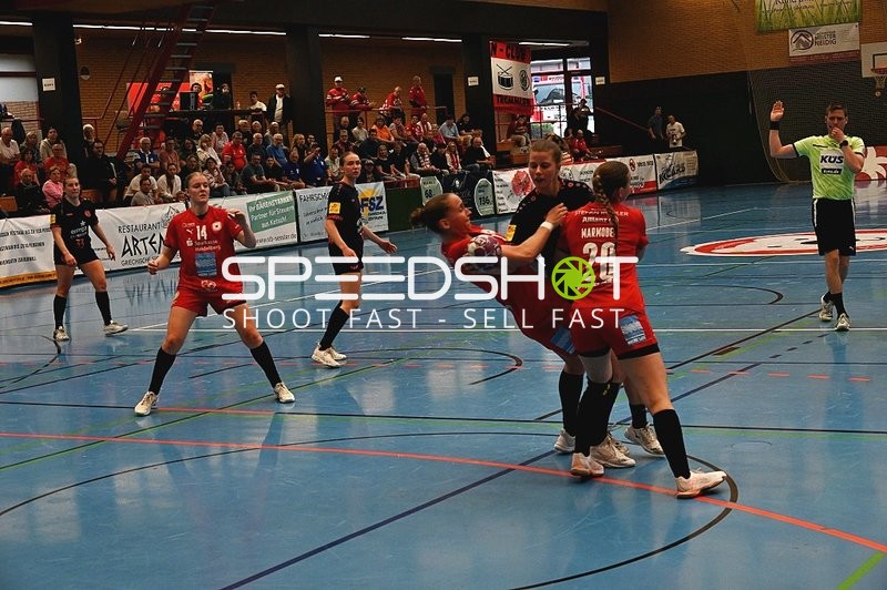 Dynamischer Wurfversuch im Handballspiel