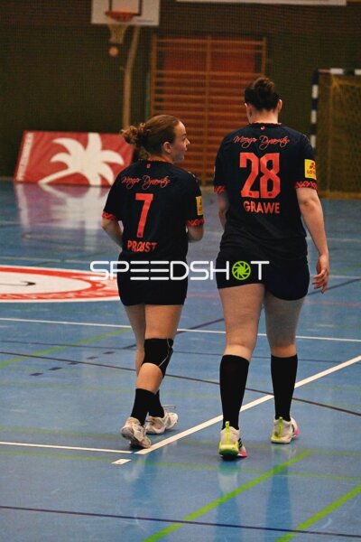 Probst und Grawe im Gespräch vor dem Spiel