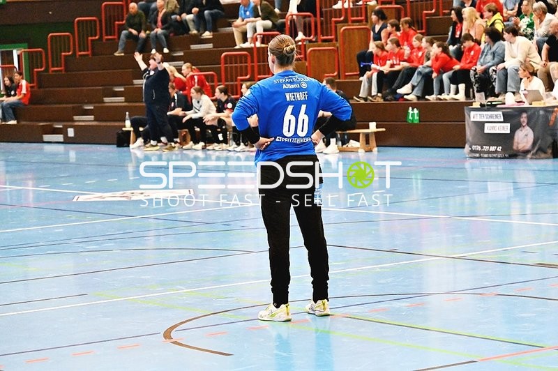 Spieler mit Nummer 66 auf dem Spielfeld