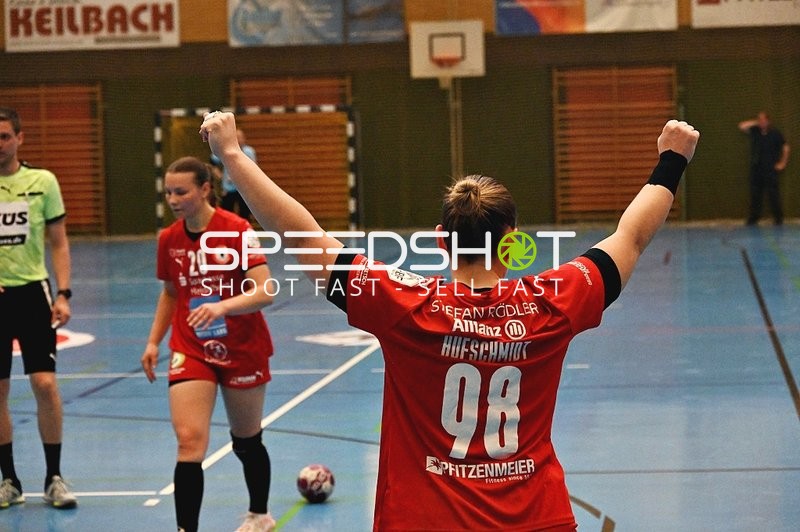 Spielerin der Kurpfalz Bären jubelt