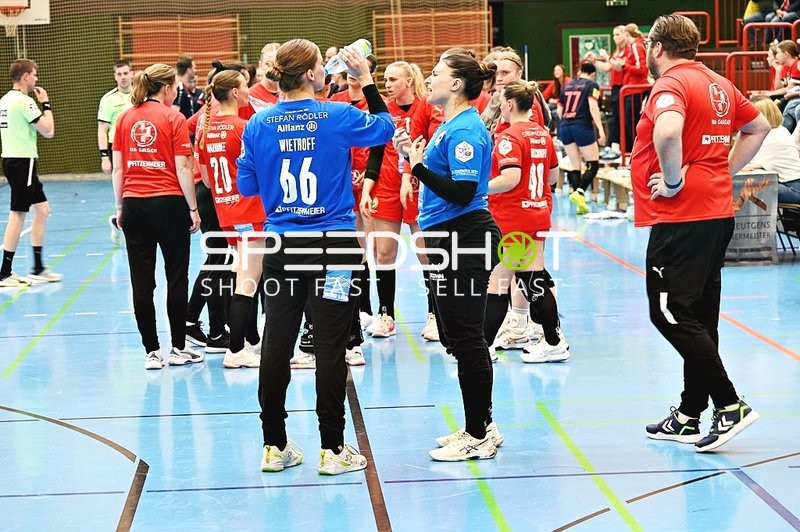 Teamgespräch der Kurpfalz Bären in der zweiten Halbzeit