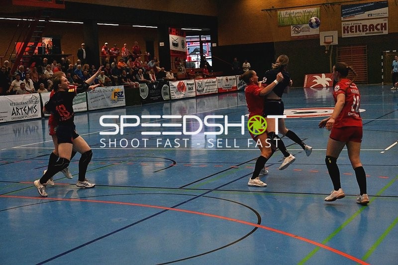 Dynamischer Wurf im Handballspiel