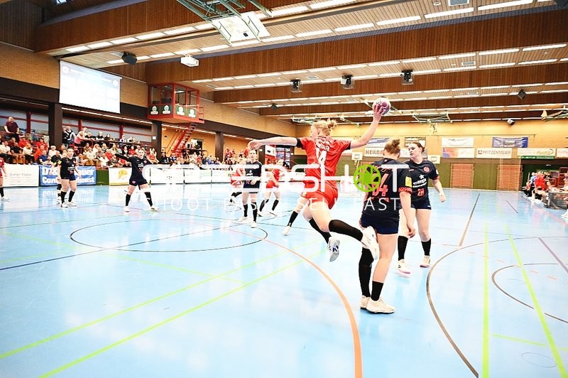 Kurpfalz Bären-Spieler im Wurf gegen Mainz 05