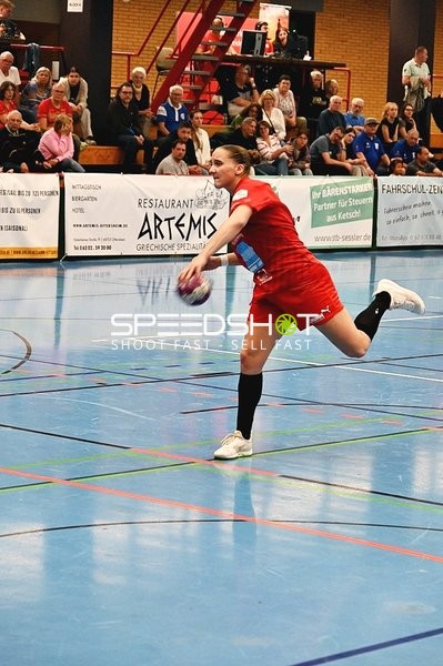 Spielerin der Kurpfalz Bären beim Wurf