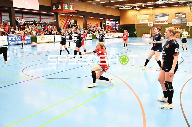 Kurpfalz Bären Spielerin beim Wurf