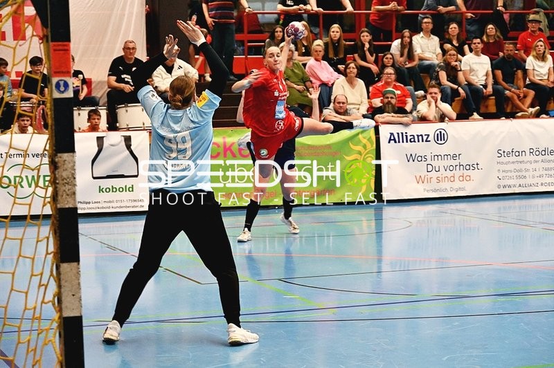 Spannender Wurfversuch im Match zwischen Kurpfalz Bären und Mainz 05