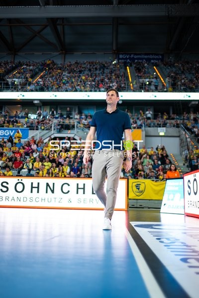 Trainer am Spielfeldrand