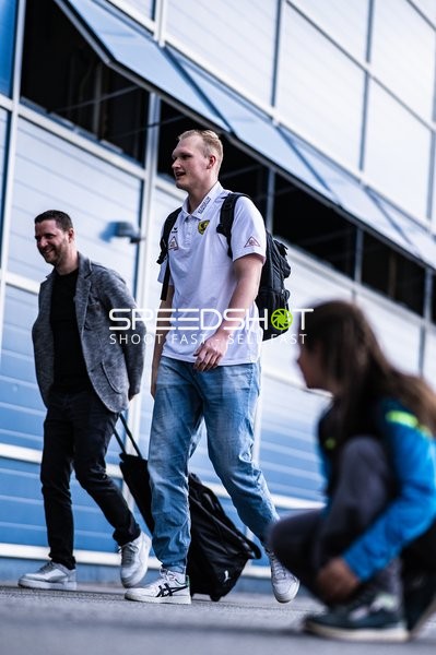 Ankunft der Spieler für das Duell Rhein-Neckar Löwen vs. TBV Lemgo