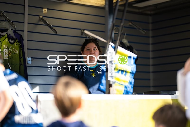 Merchandise-Verkauf beim Handballspiel