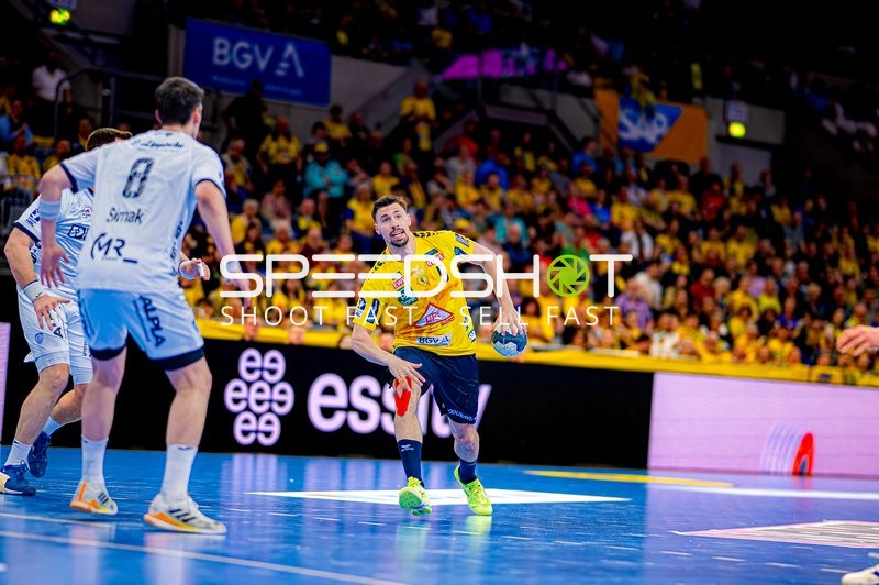 Pass im Handballspiel