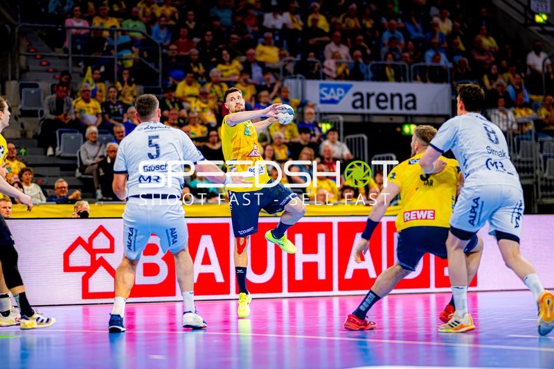 Dynamischer Wurf im Spiel Rhein-Neckar Löwen gegen TBV Lemgo-Lippe