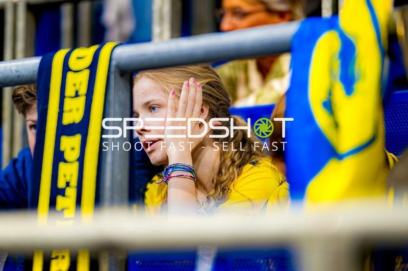 Emotionaler Moment auf der Tribüne