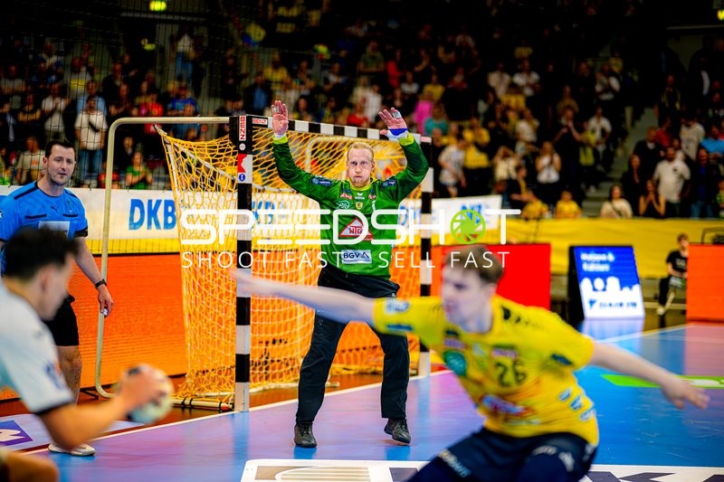 Rhein-Neckar Löwen Torwart gegen TBV Lemgo im Einsatz