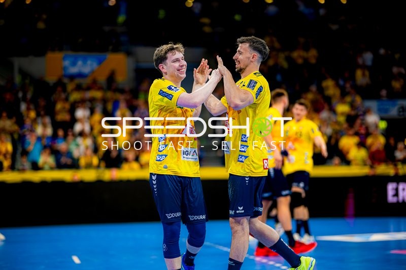 Jubel bei den Rhein-Neckar Löwen während des Spiels